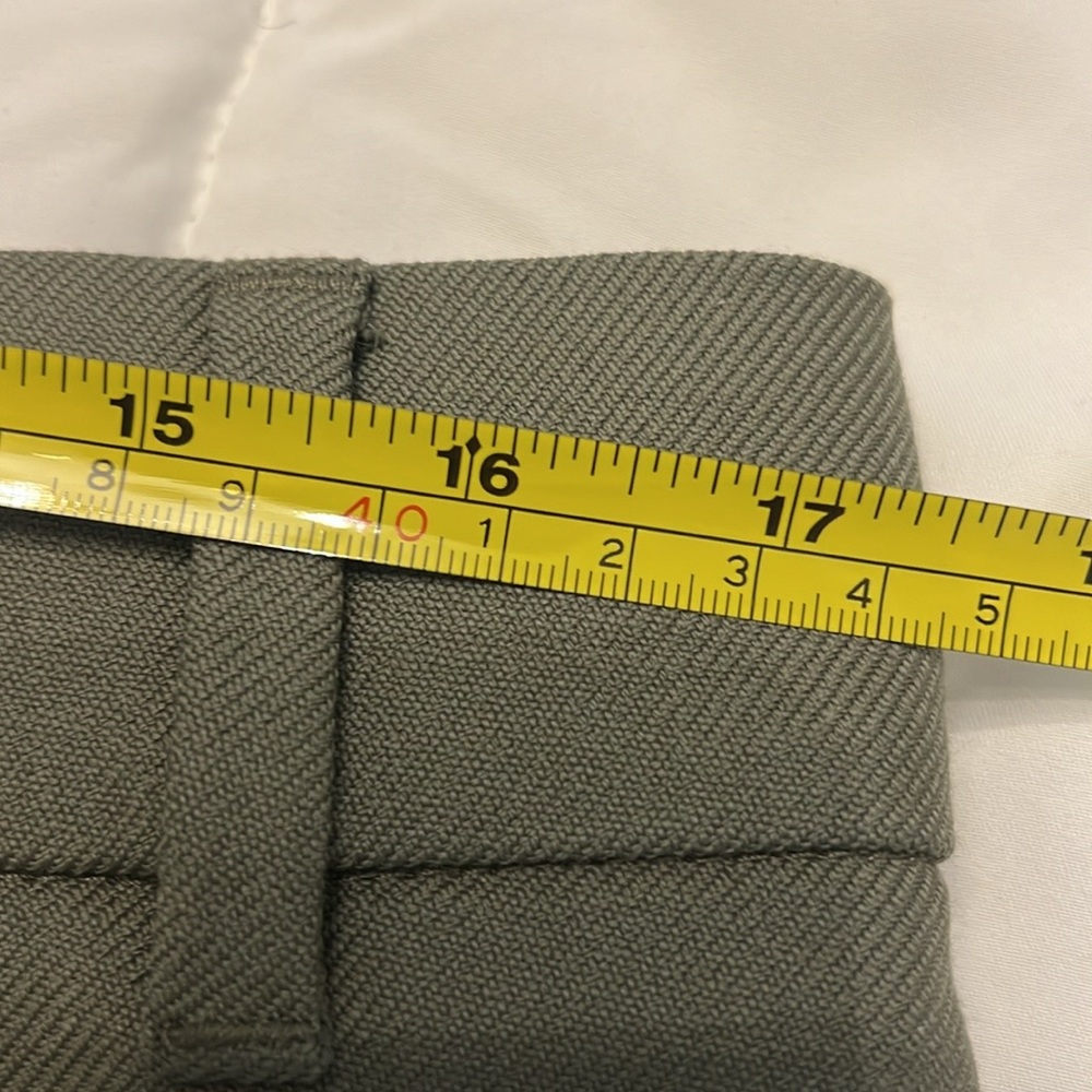 Banana Republic Olive Green Women's Bermuda shorts brand new with tags size 12 - Picture 5 of 11